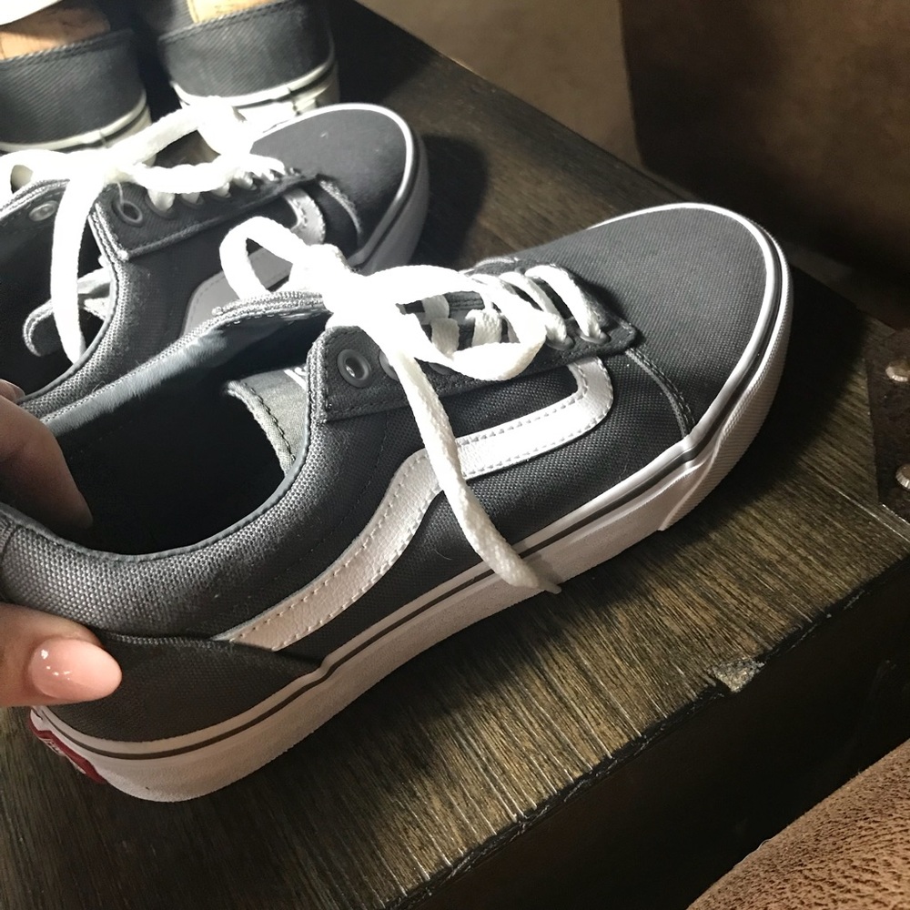 Vans - Picture 4 of 4